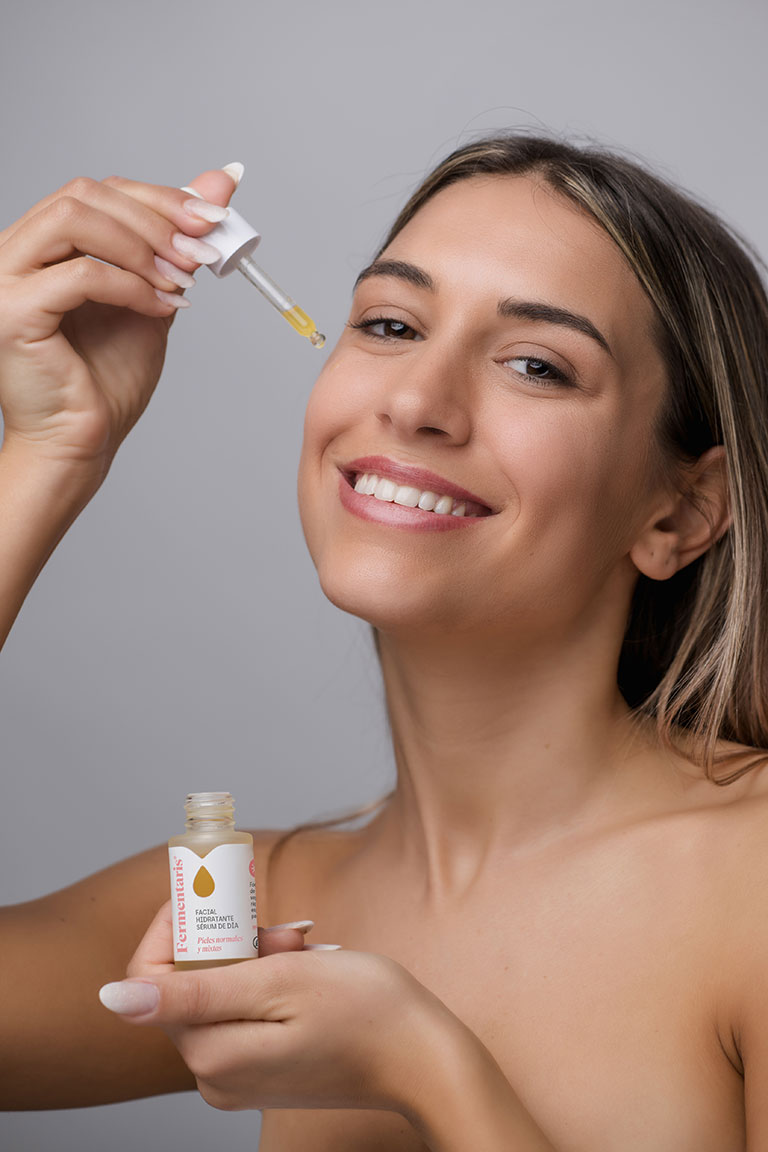 Facial hidratante. Sérum de día. Pieles normales y mixtas. 15 ml. Facial hidratante. Sérum de día. Pieles normales y mixtas. 15 ml. - Imagen 2