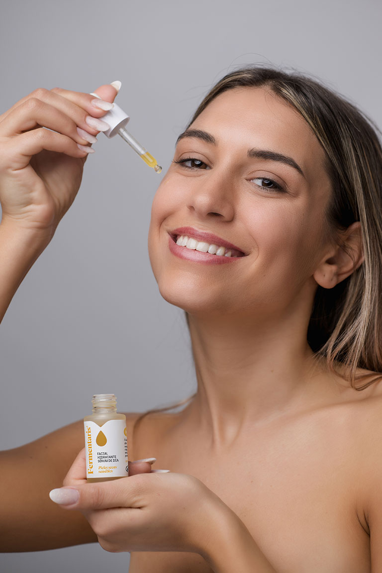 Facial hidratante. Sérum de día. Pieles secas sensibles. 15 ml. Facial hidratante. Sérum de día. Pieles secas sensibles. 15 ml. - Imagen 2