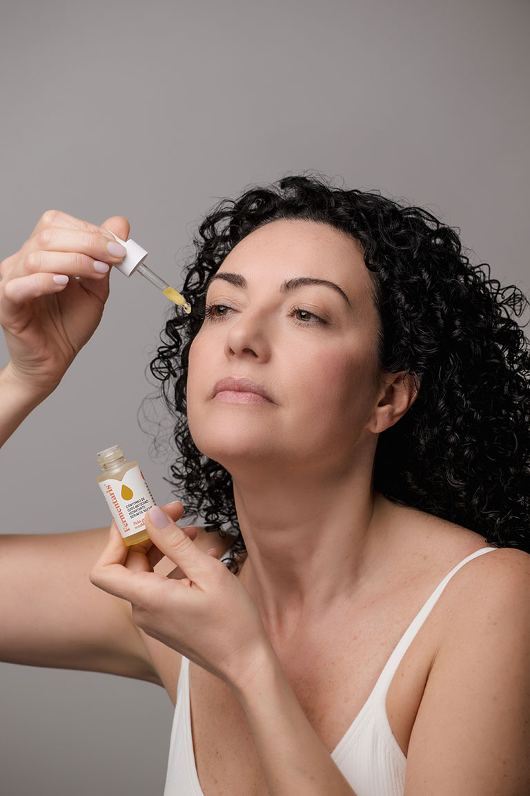 Contorno de ojos Antiedad hidratante intensivo. Sérum de noche. Pieles grasas sensibles. 15 ml. Contorno de ojos Antiedad hidratante intensivo. Sérum de noche. Pieles grasas sensibles. 15 ml. - Imagen 2